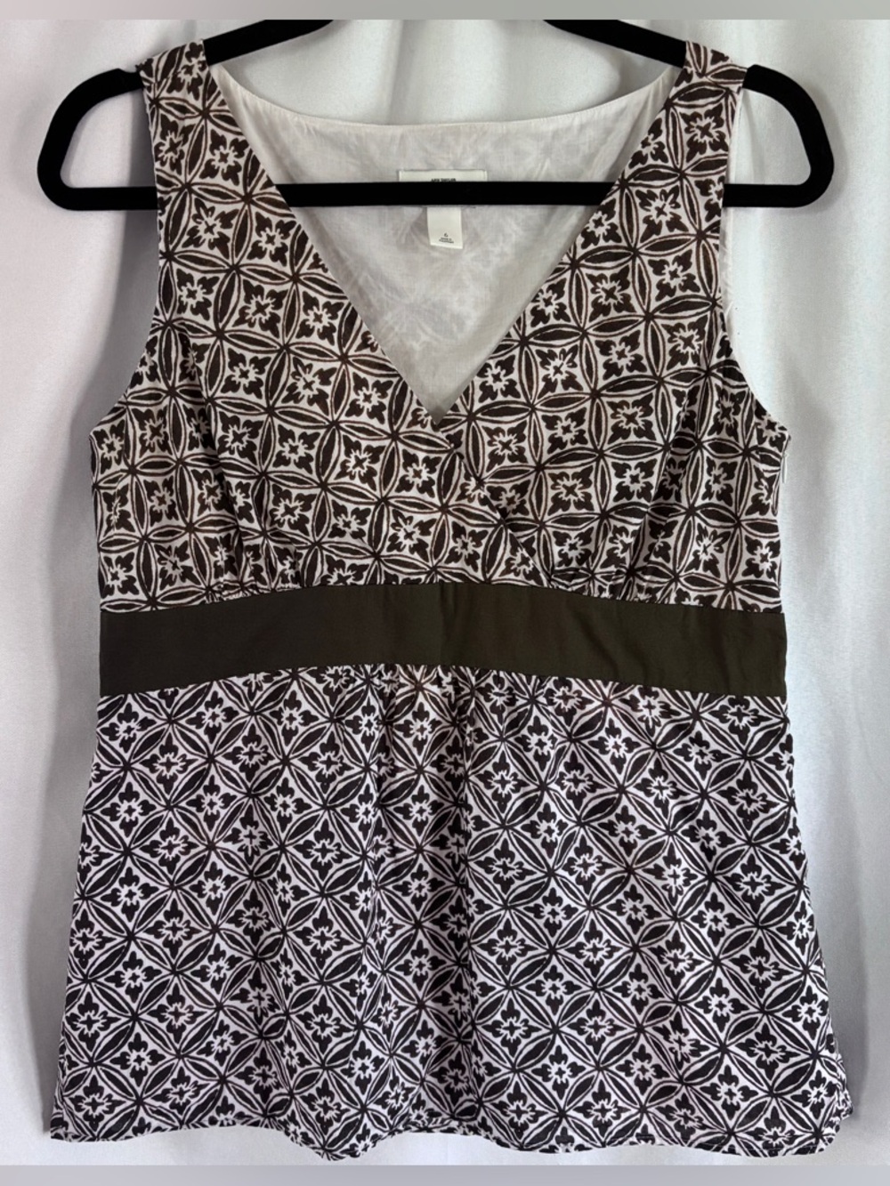 Ann Taylor LOFT Brown and White Printed V-Neck Tank ~ Size 6 ~ 100% Cotton